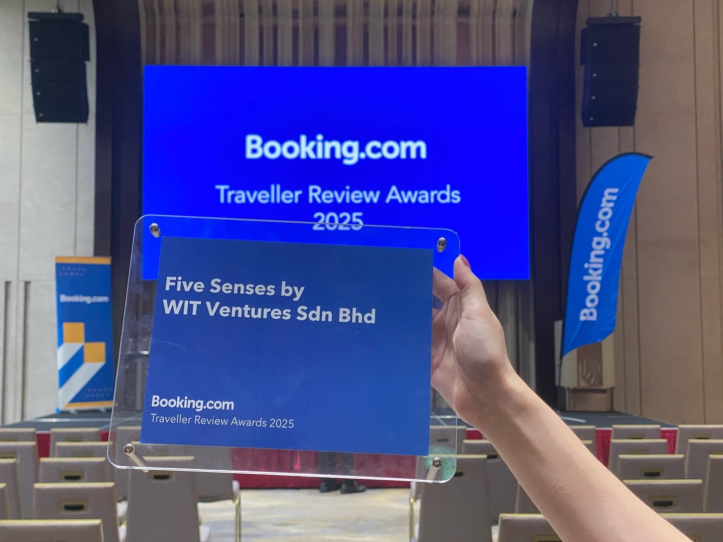 Booking.com Traveller Review Award 2025